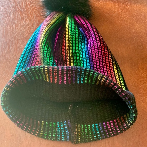 Colorful metallic shiny beanie with faux fur pompom. - Picture 5 of 5